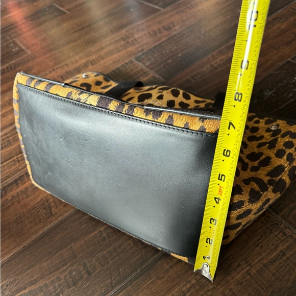 Balenciaga apparently a collectors item - Picture 5 of 5